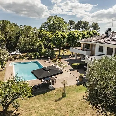 Benvenuti A Eden, Con Piscina E Giardino Villa